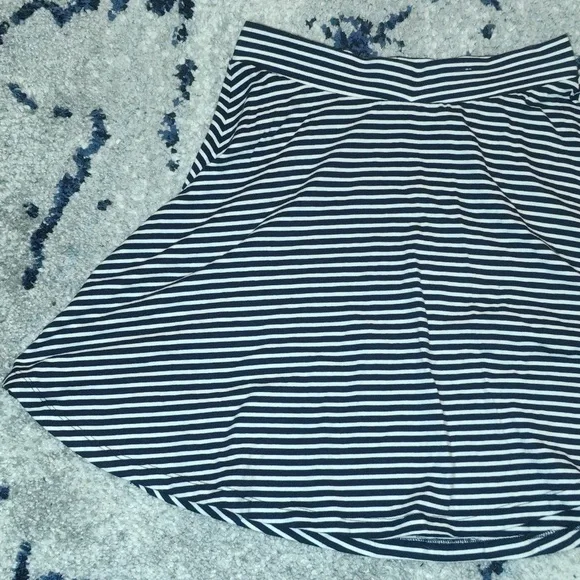 Mini skirt - Picture 2 of 6